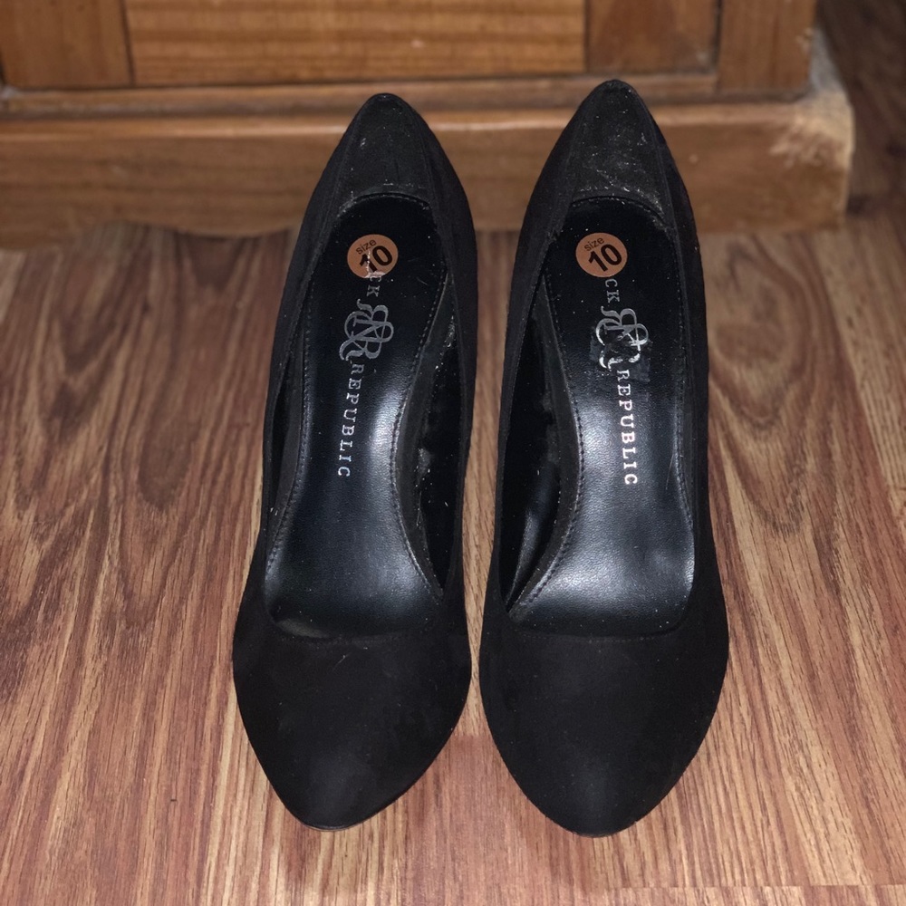 Rocking Republic black suede heels